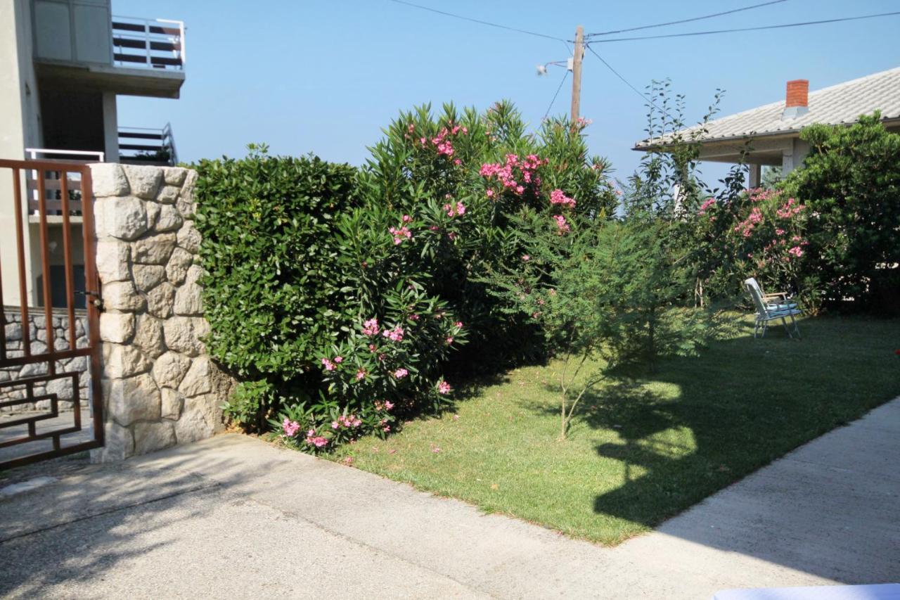 Apartments With A Parking Space Novi Vinodolski - 5587 Exterior photo